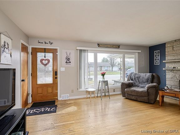 5th image of 511 Windemere Road