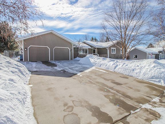 3rd image of 3545 Southpointe Dr