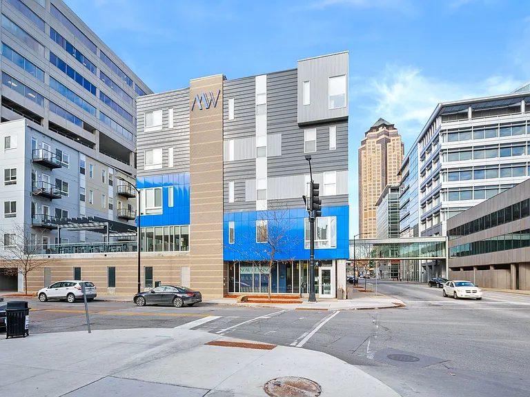 The Maxwell Downtown Des Moines — Photo 36