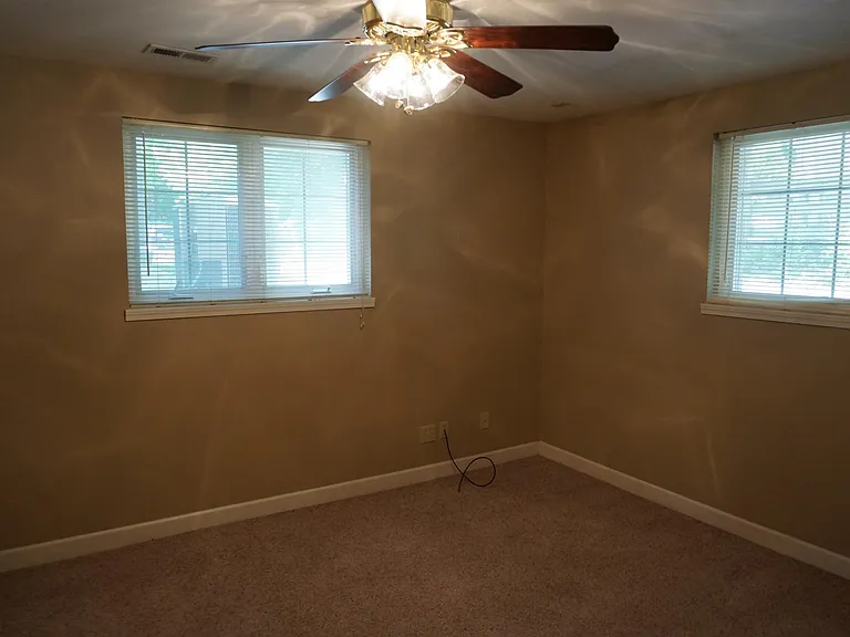 1509 Fairchild Ave — Photo 11