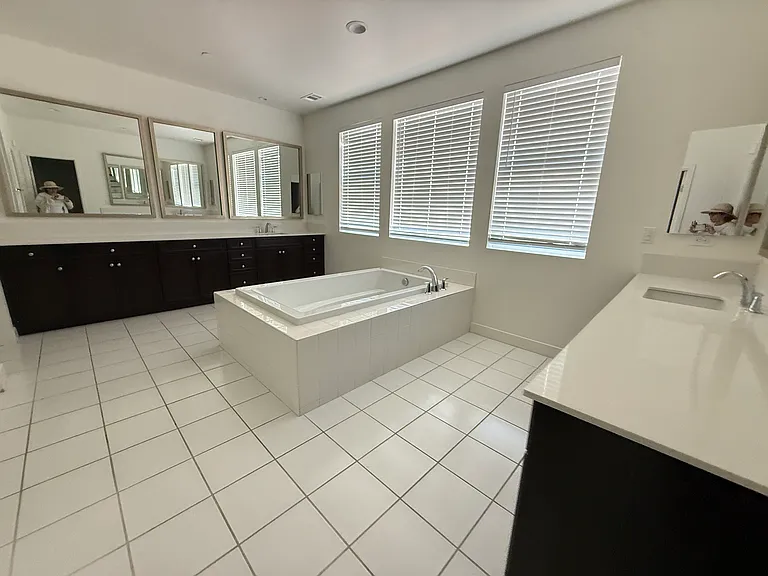 14072 Volare Ct — Photo 52