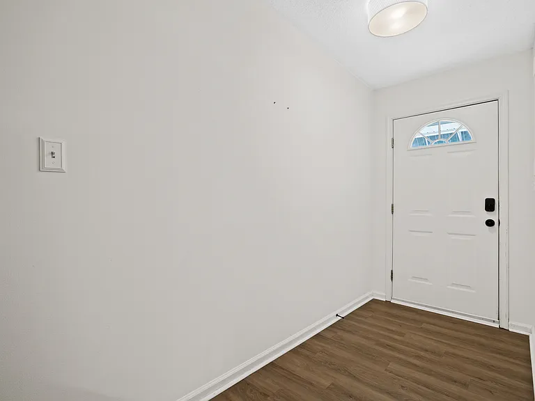 3224 Shore Dr — Photo 5