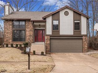 839 Reindeer Dr, Ballwin, MO 63021