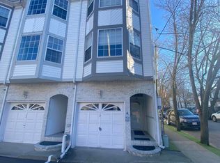 10 Conference Ct, Staten Island, NY 10307