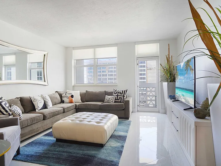 4250 Galt Ocean Dr #12K — Photo 3