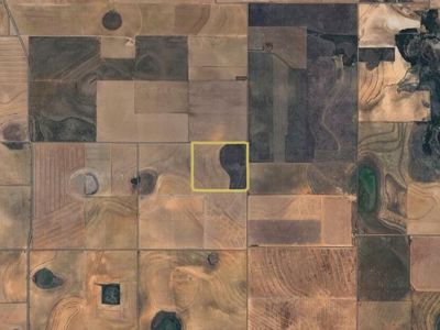 E/pt Ne/4 Sec 8 El Rr W/pt Nw/4 Sec #7, Wilson, TX, 79381