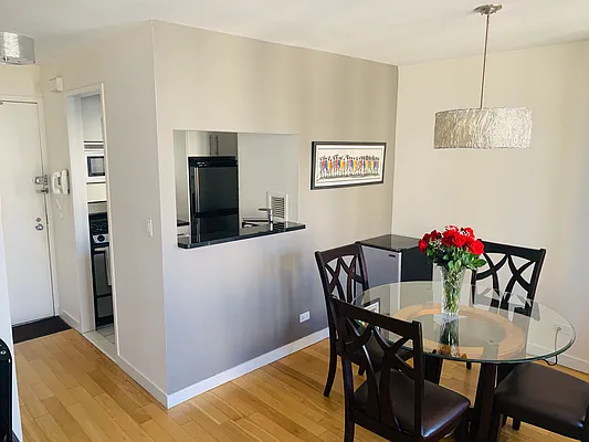 Rented by R New York | media 16