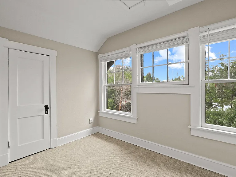3004 Broadway St #1-3 — Photo 38