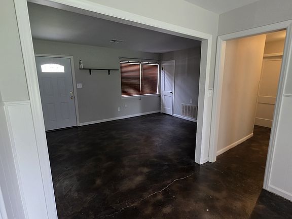 3rd image of 310 E Coe Dr #1