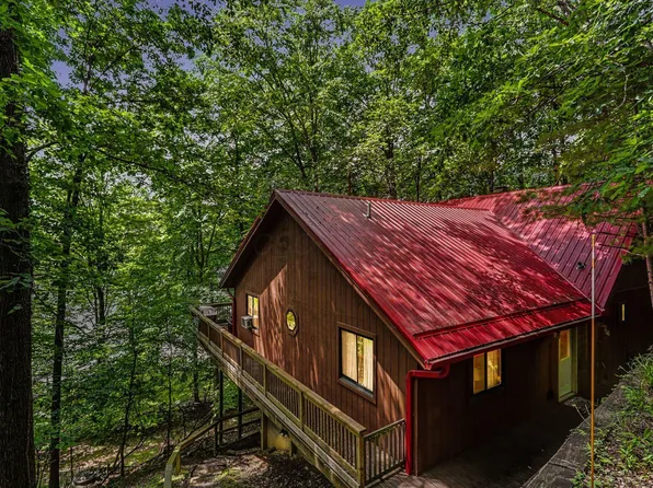 721 Natchez Ln, Sugar Grove, OH 43155