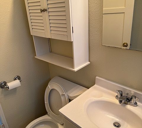 5th image of 1501 E 3rd St APT C
