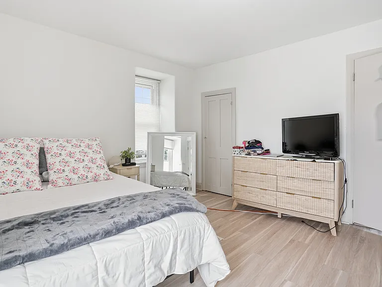100 Potter St #6 — Photo 10
