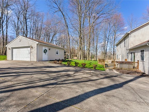 3rd image of 1516 Greensleave Cir