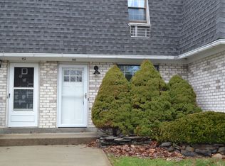 44 Princeton Ter #44, Greenfield, MA 01301