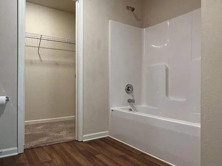 842 Independence Ave — Photo 14