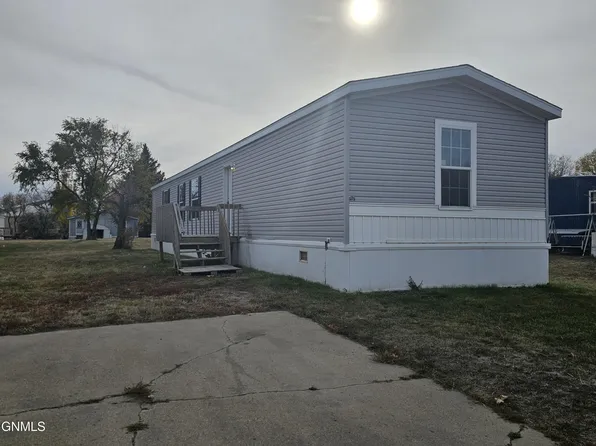 717 28th St W, Williston, ND 58801