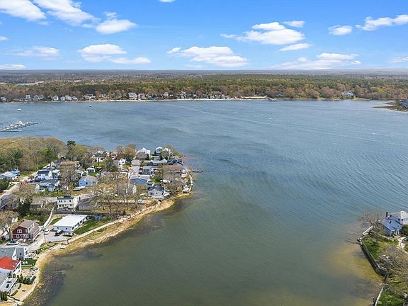 2nd image of 8 Cottage St
