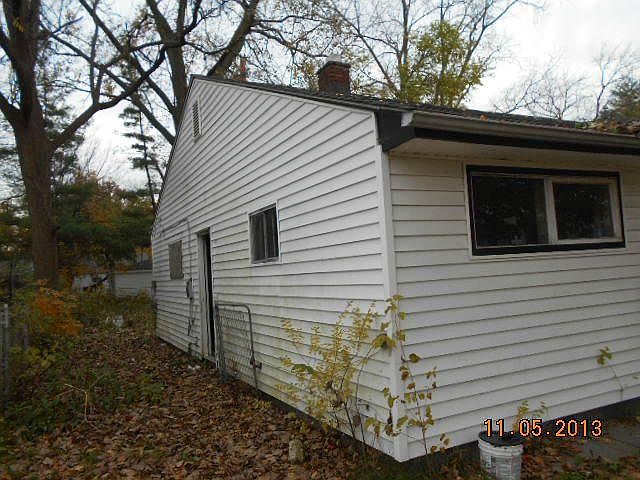 2nd image of 26349 Colgate St