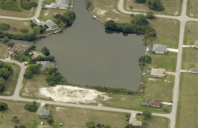 2nd image of 100 SW 9th Ave