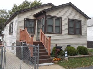 1822 Sophie Ave, Whiting, IN 46394