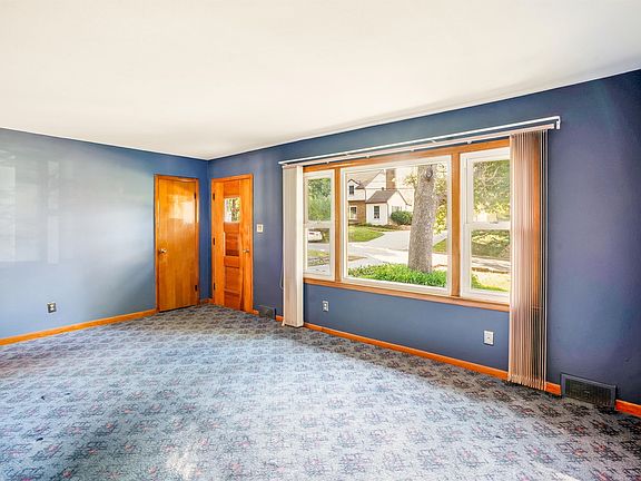 4th image of 2632 E Sheridan Ave