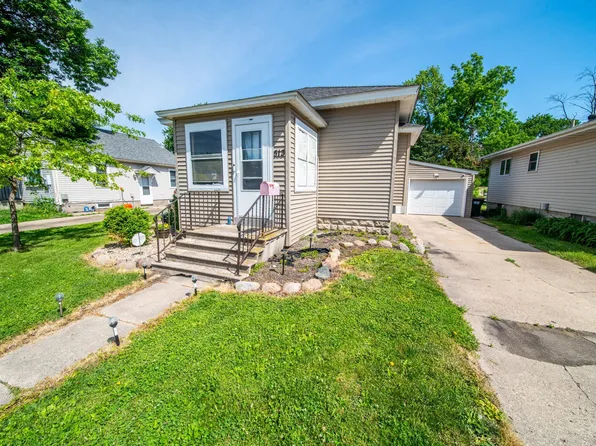 513 8th Ave SE, Waseca, MN 56093