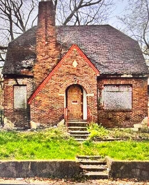 1st image of 866 Floyd St