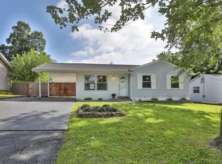 11 Sungrove Dr, Maryland Heights, MO 63043
