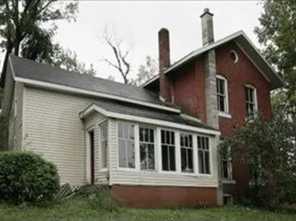 7433 S M 43 Hwy, Delton, MI 49046