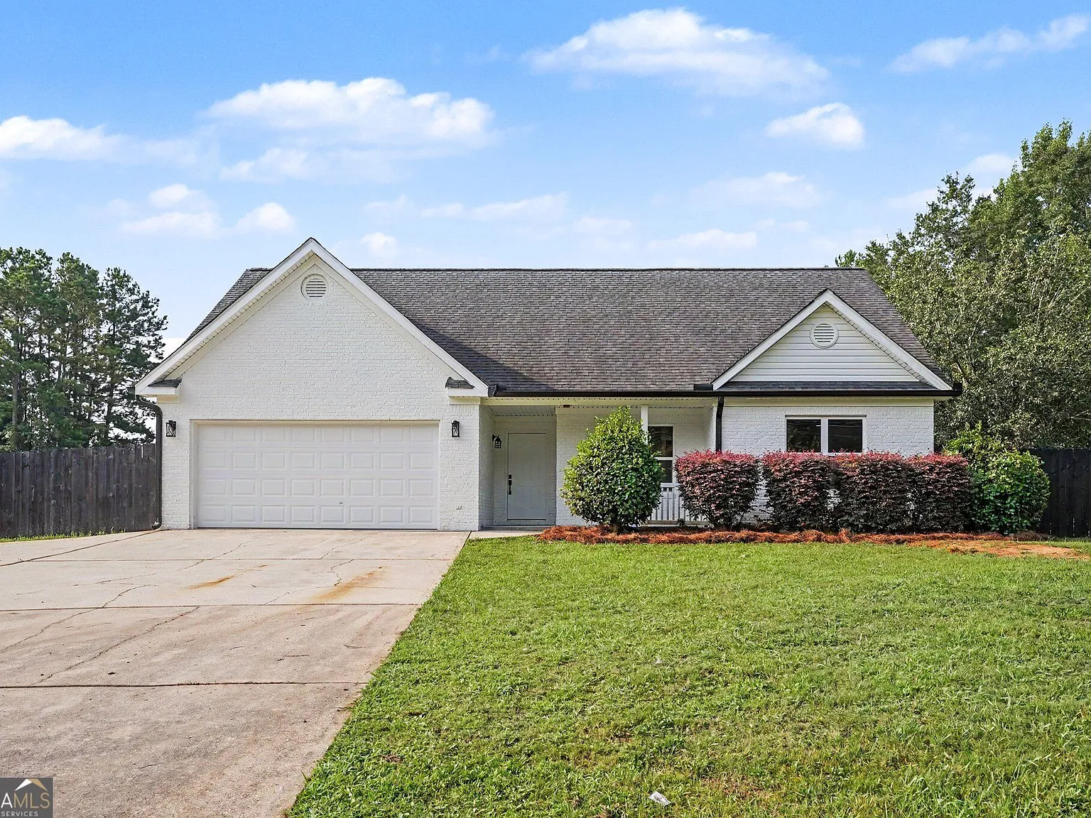 3 bed, 2.0 bath, 1821 sqft, $1,950 — Photo 2
