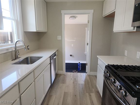 2nd image of 121 Shelton Blvd
