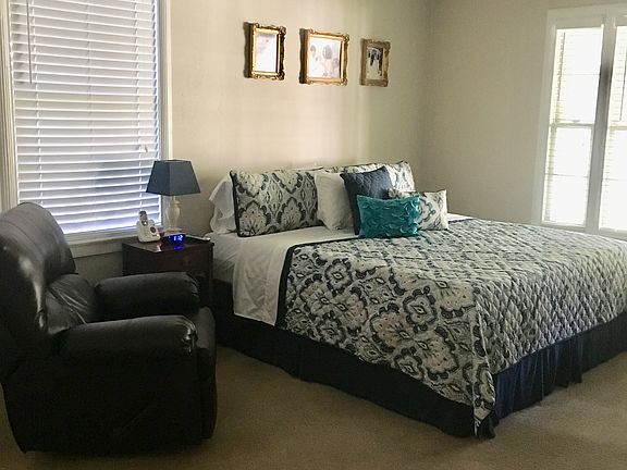 5th image of 4027 Hickory Dr