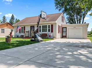 2324 Van Buren St, NEW HOLSTEIN, WI 53061
