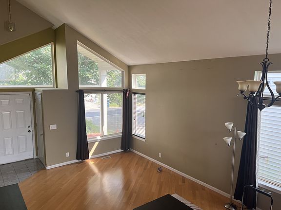 5th image of 1745 Linden Park Ln
