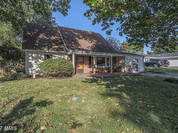 5th image of 4441 Majestic Ln