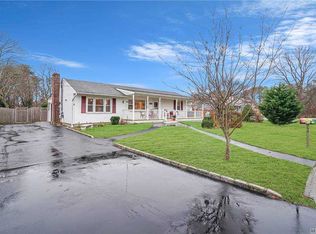 50 Oceanside St, Islip Terrace, NY 11752
