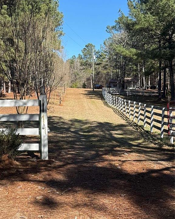 1st image of 670 Jefferies Rd