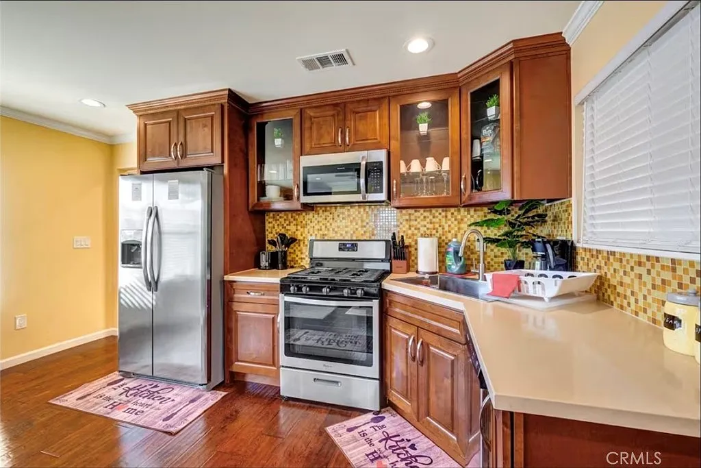 2 bed, 1600 sqft, $4,600 — Photo 3