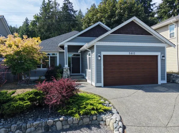 5612 Hammond Bay Rd, Nanaimo, BC V9T 6S2