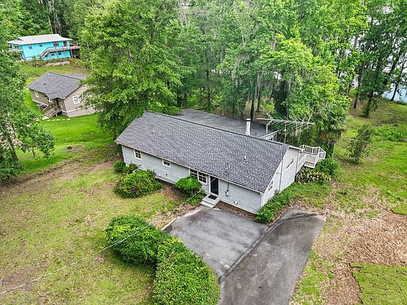 4th image of 405 Lakeshore Dr