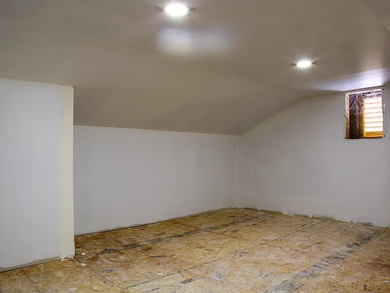 883 Park Ave — Photo 12