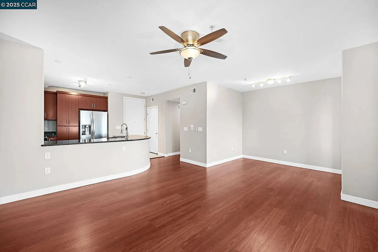 2 bed, 1300 sqft, $3,400 — Photo 4