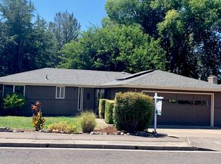 965 Crest Dr, Central Pt, OR