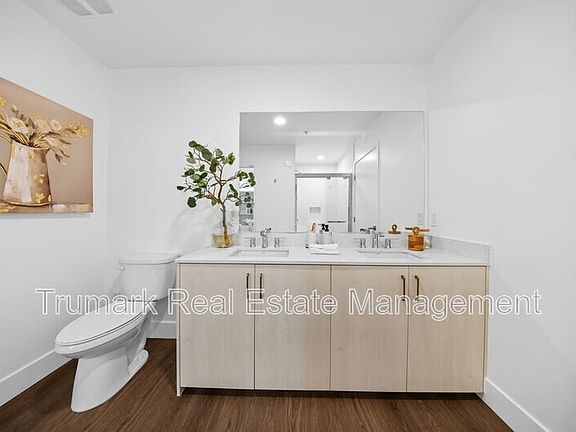 4th image of 218 N El Molino Ave #307