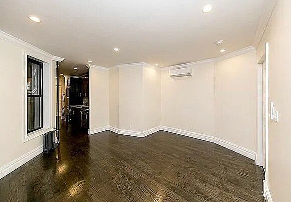 3rd image of 313 E 92nd St APT 2W