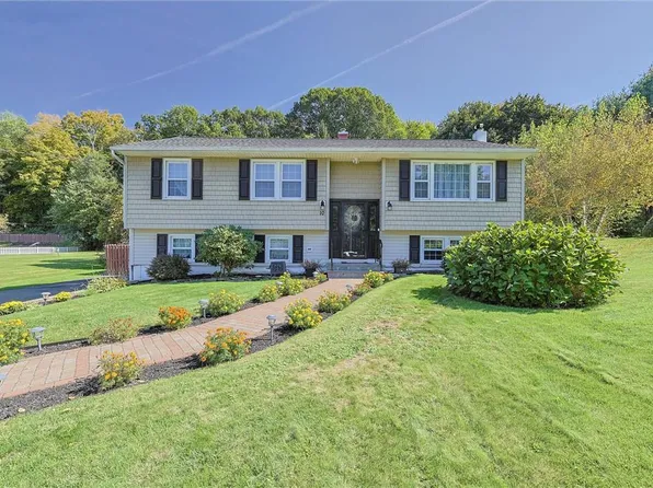 10 Pippin Lane, Wappingers Falls, NY 12590