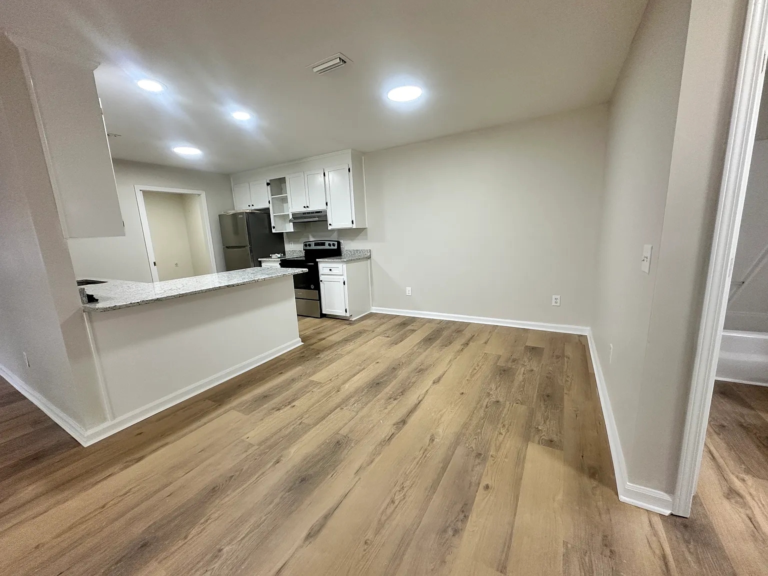 3 bed, 1264 sqft, $1,500 — Photo 3