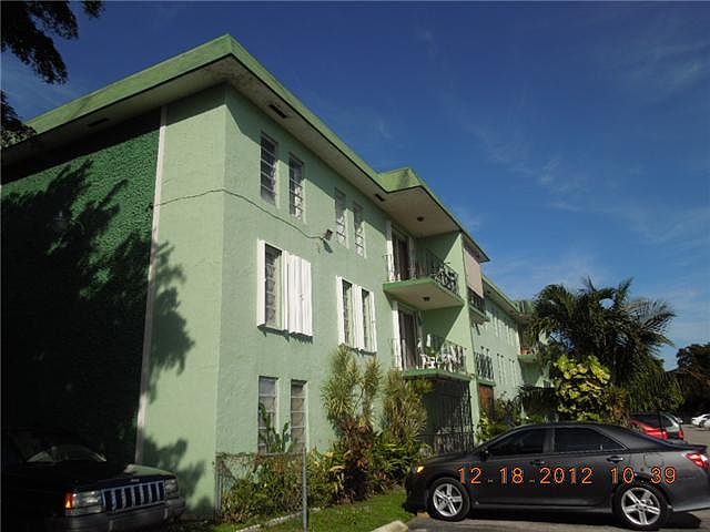 2nd image of 1855 W 62nd St APT 208