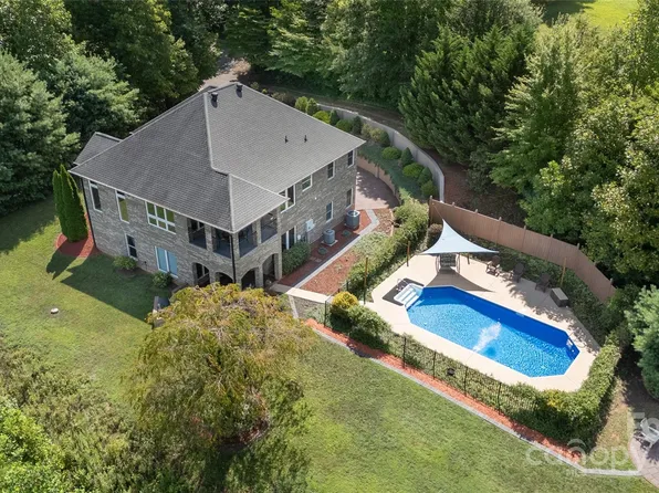 417 Tate St, Morganton, NC 28655