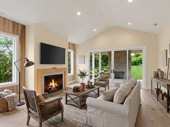 2nd image of 2203 Castleman Dr